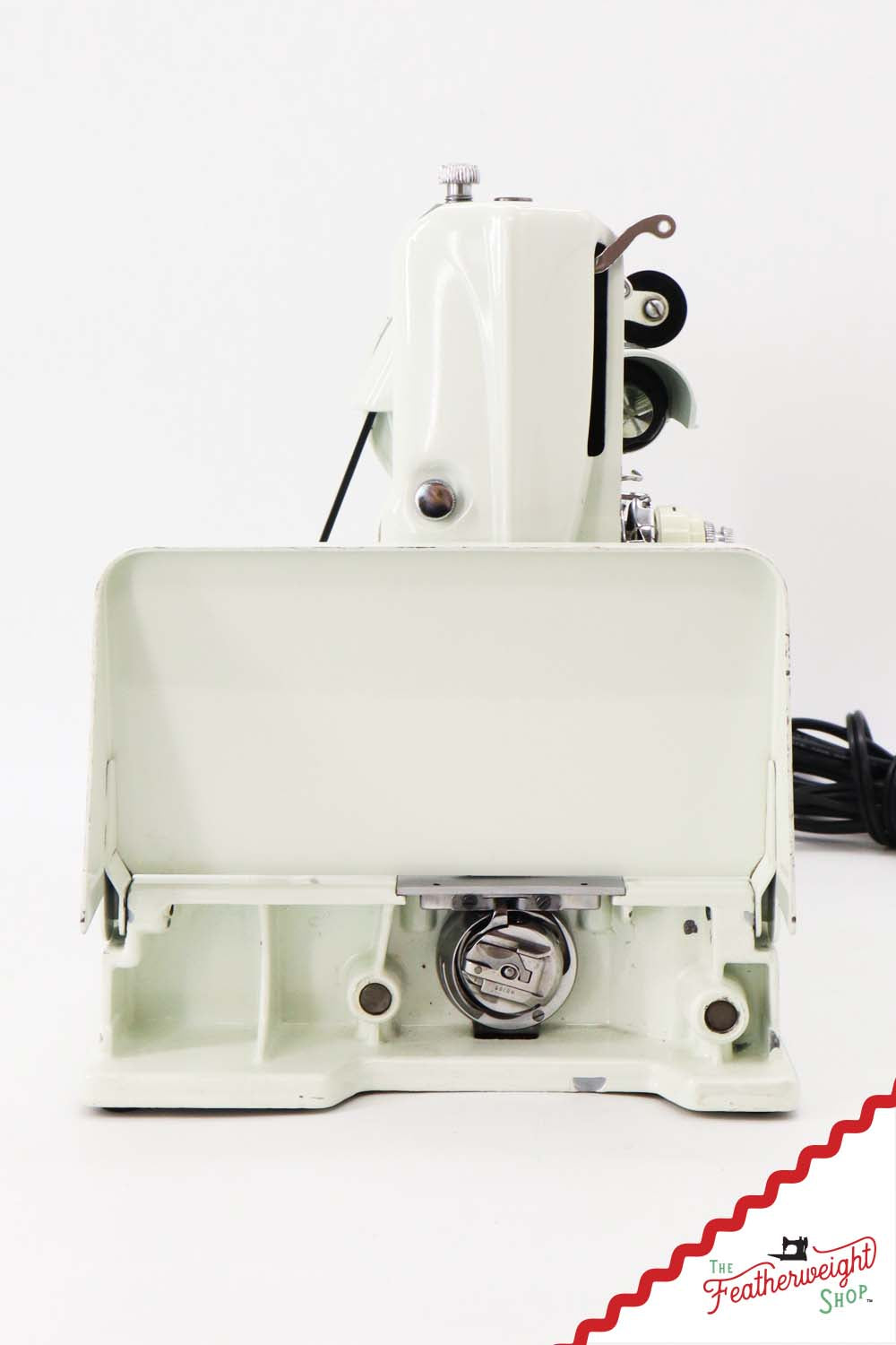 Singer Featherweight 221K Sewing Machine, WHITE - EV9584**