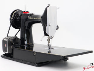Load image into Gallery viewer, Singer Featherweight 221K Sewing Machine, RED &quot;S&quot; - ES175***