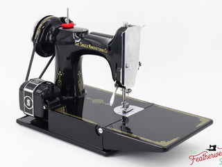 Load image into Gallery viewer, Singer Featherweight 221, &quot;First-Run&quot; 1933 AD54266* - Fully Restored in Gloss Black