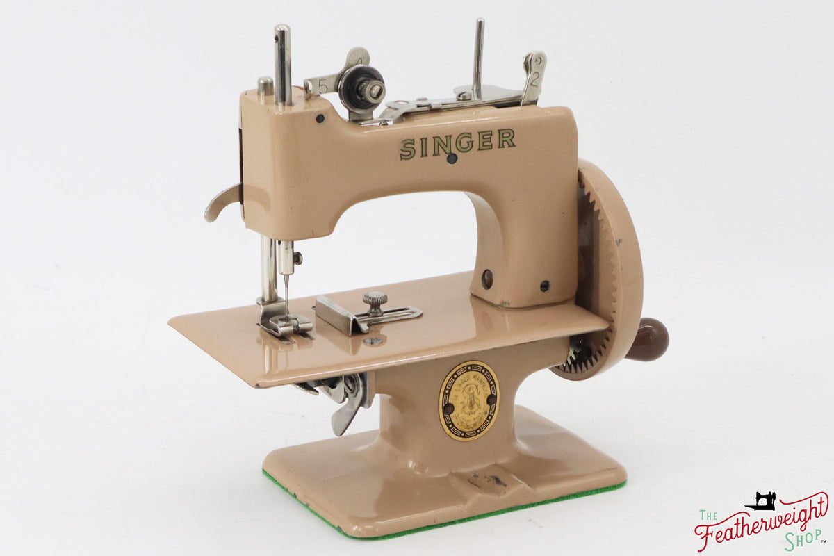Singer Sewhandy Model 20 - Beige - 03/24 – The Singer Featherweight Shop