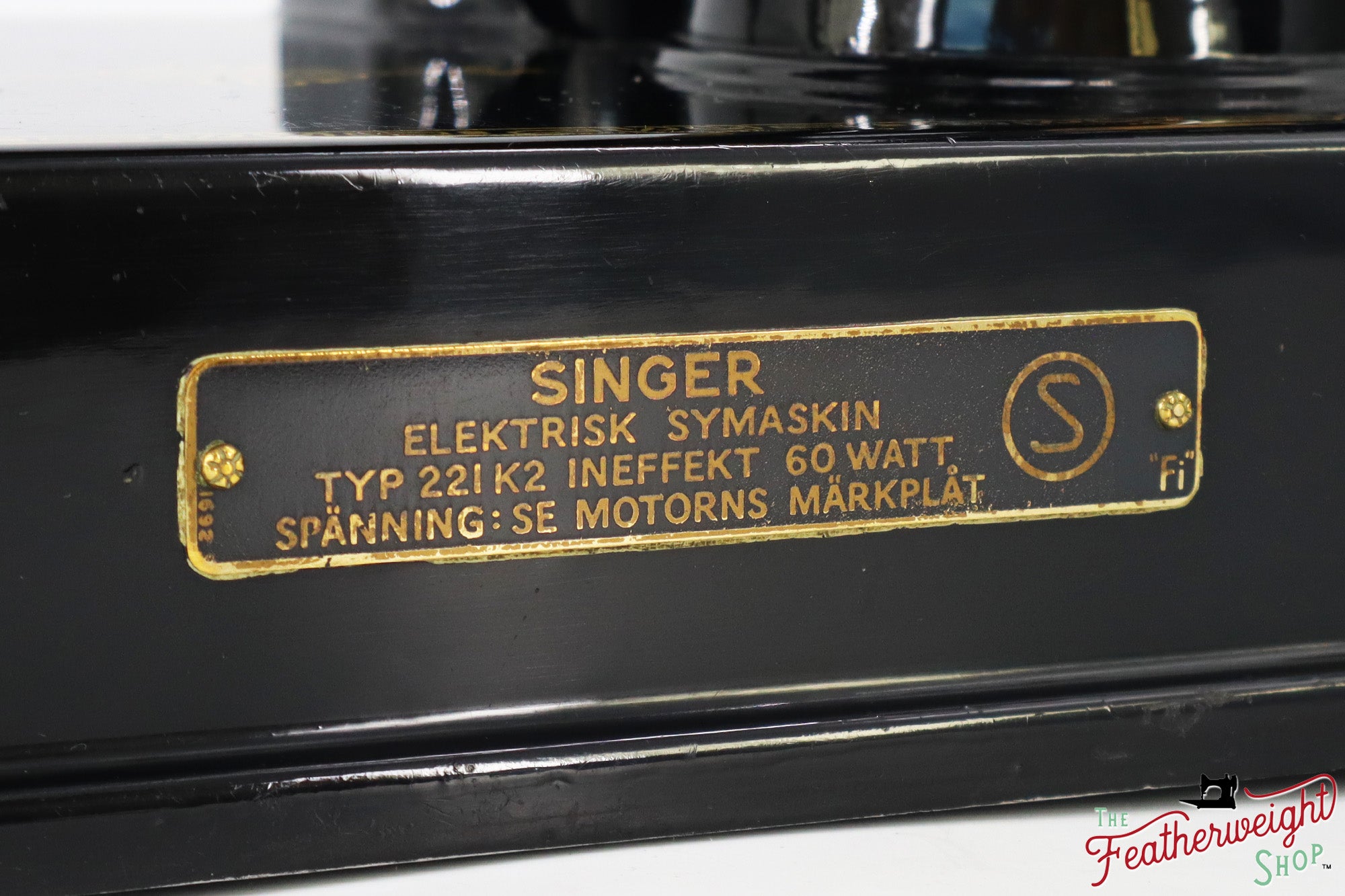 Singer Featherweight Swedish 221K Sewing Machine, EH2439**