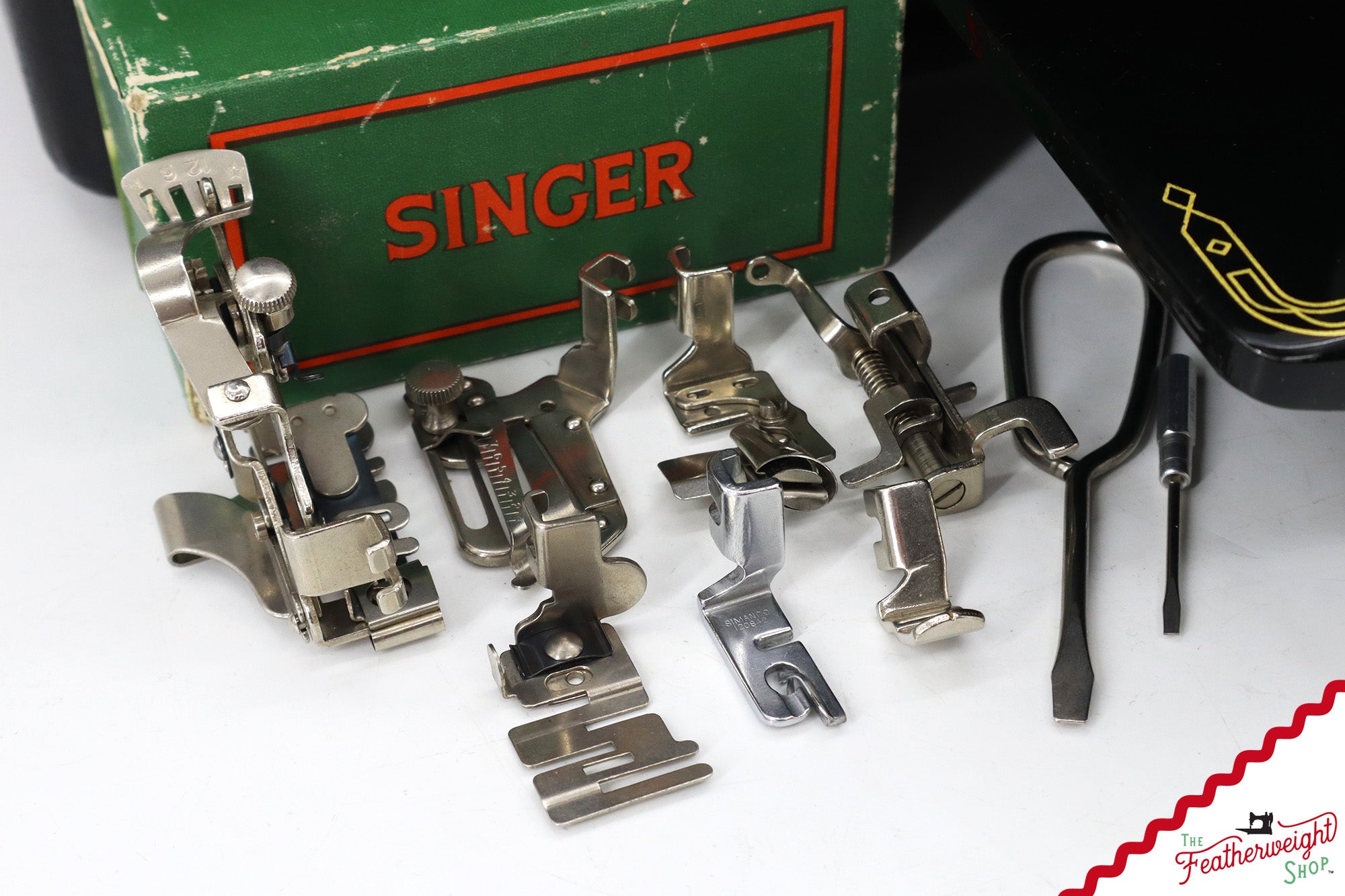 Singer Featherweight 222K Sewing Machine - EL6822**, 1956