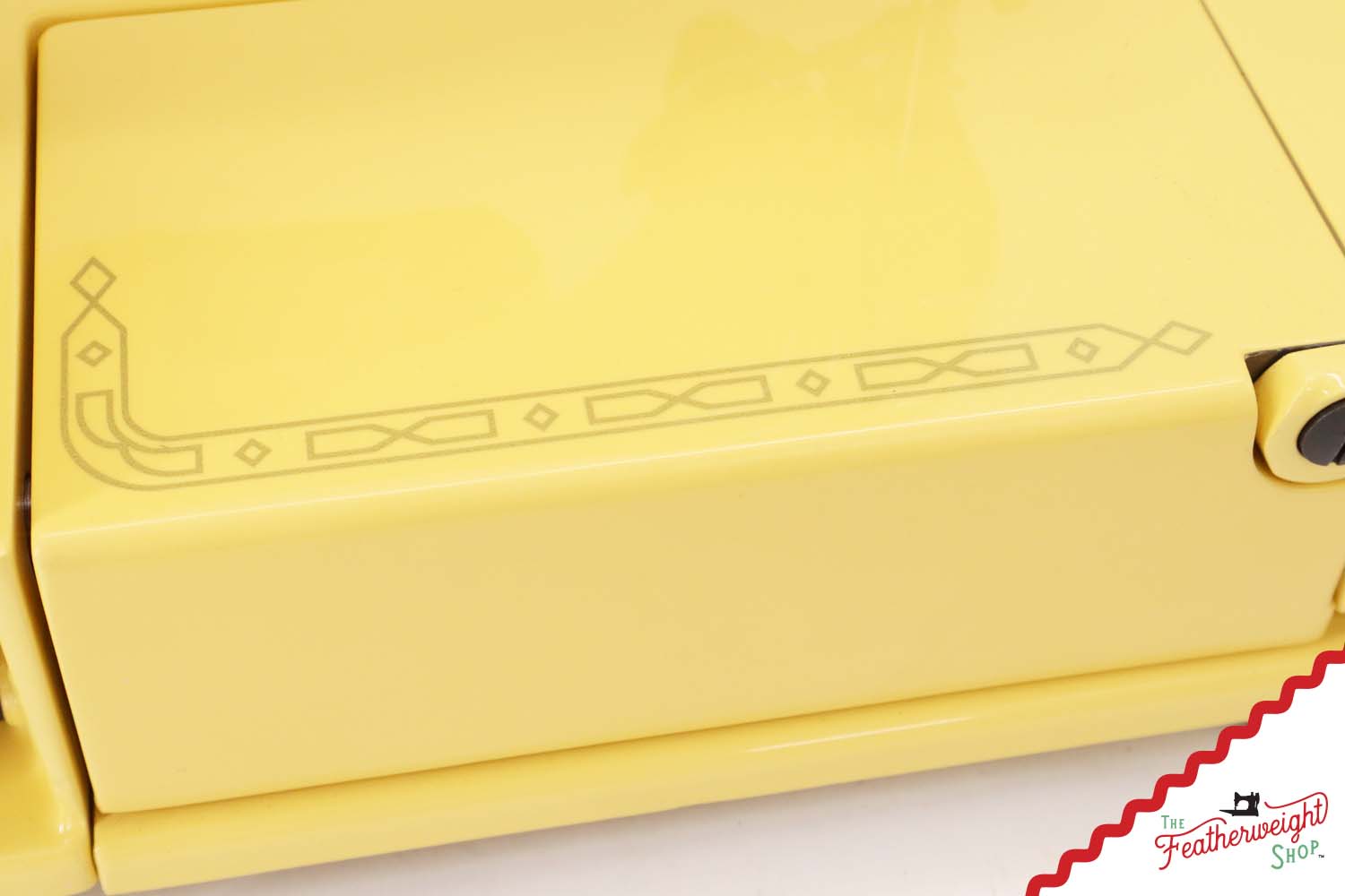 Singer Featherweight 222K - EL17783* - Fully Restored in Happy Yellow