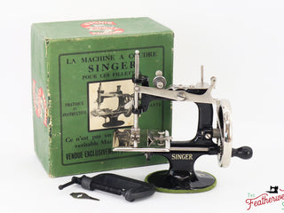 Load image into Gallery viewer, Singer Sewhandy Model 20 - Black - Complete French Set - RARE, Feb. 2024