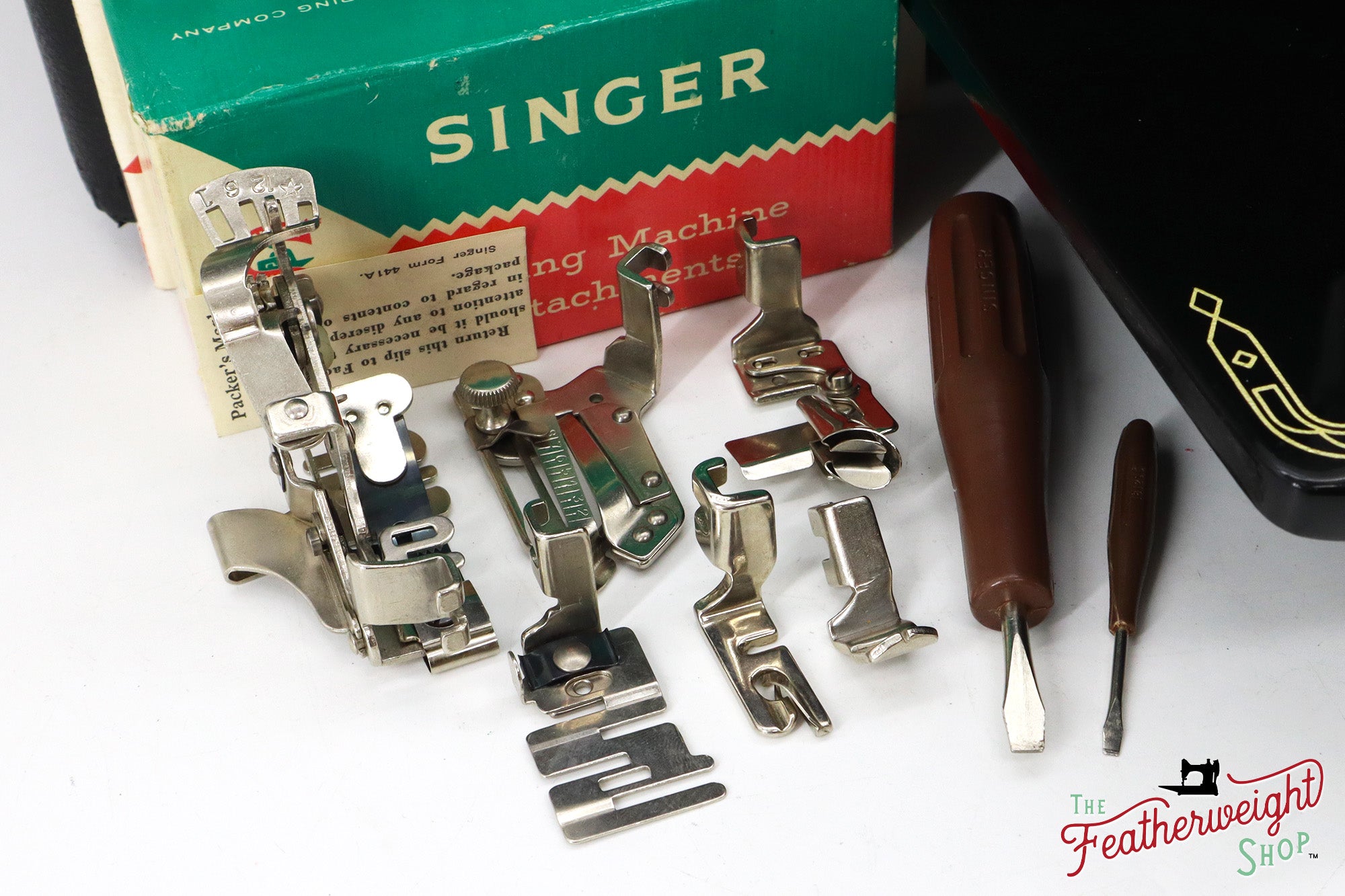 Singer Featherweight 221K Sewing Machine, RED "S" - ES648***