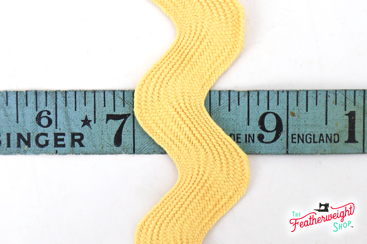 1 1/2" Inch JUMBO RIC RAC - BUTTER YELLOW (by the yard)