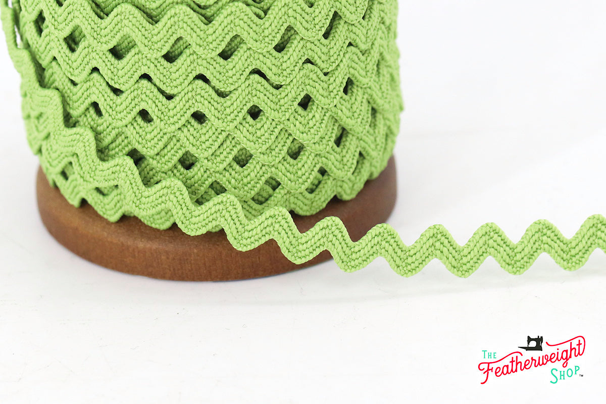 1/4" Inch Lettuce VINTAGE TRIM RIC RAC by Lori Holt (by the yard)