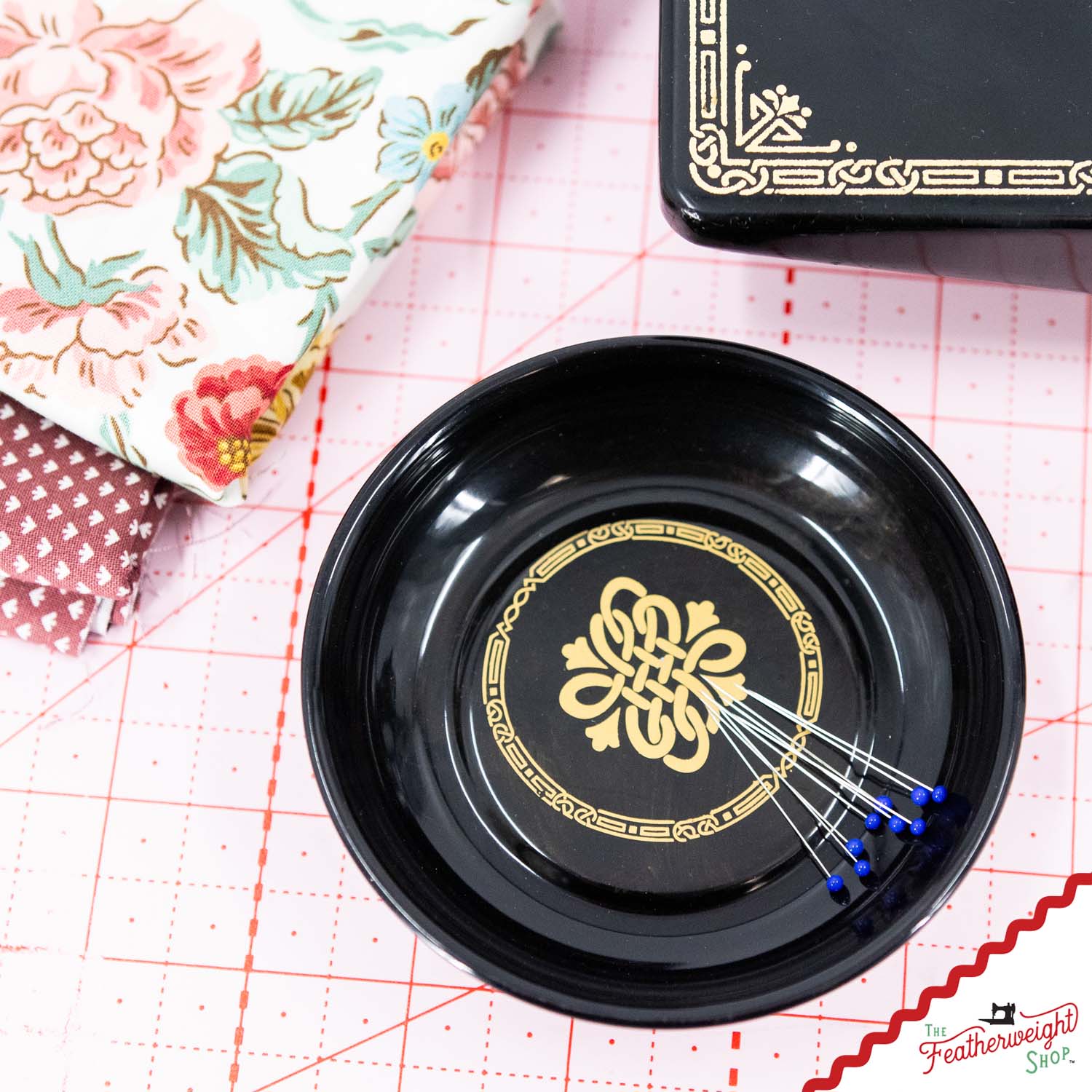 Magnetic Dish for Pins & Maintenance, BLACK & GOLD Featherweight Style