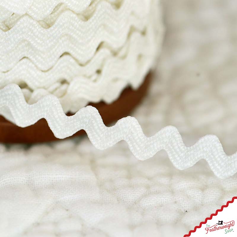 1/4" Inch CLOUD VINTAGE TRIM RIC RAC by Lori Holt (by the yard)