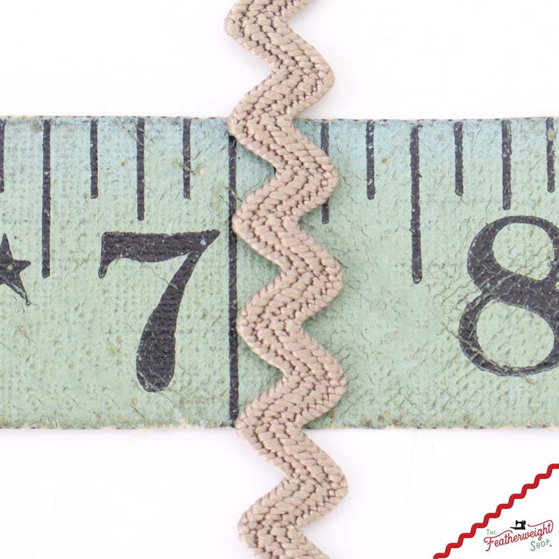 1/4" Inch PEBBLE VINTAGE TRIM RIC RAC by Lori Holt (by the yard)