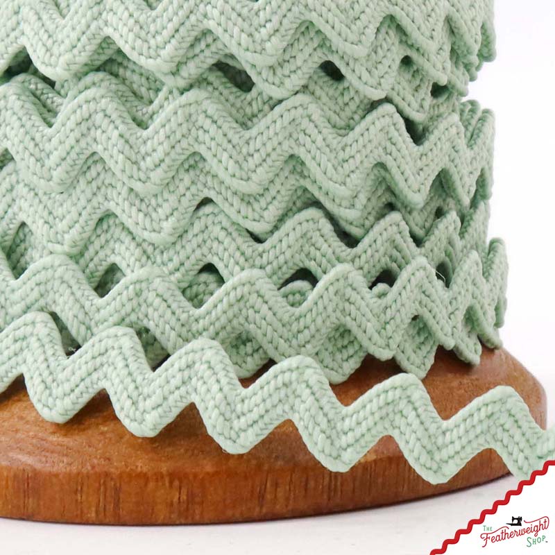 1/4" Inch SAGE VINTAGE TRIM RIC RAC by Lori Holt (by the yard)