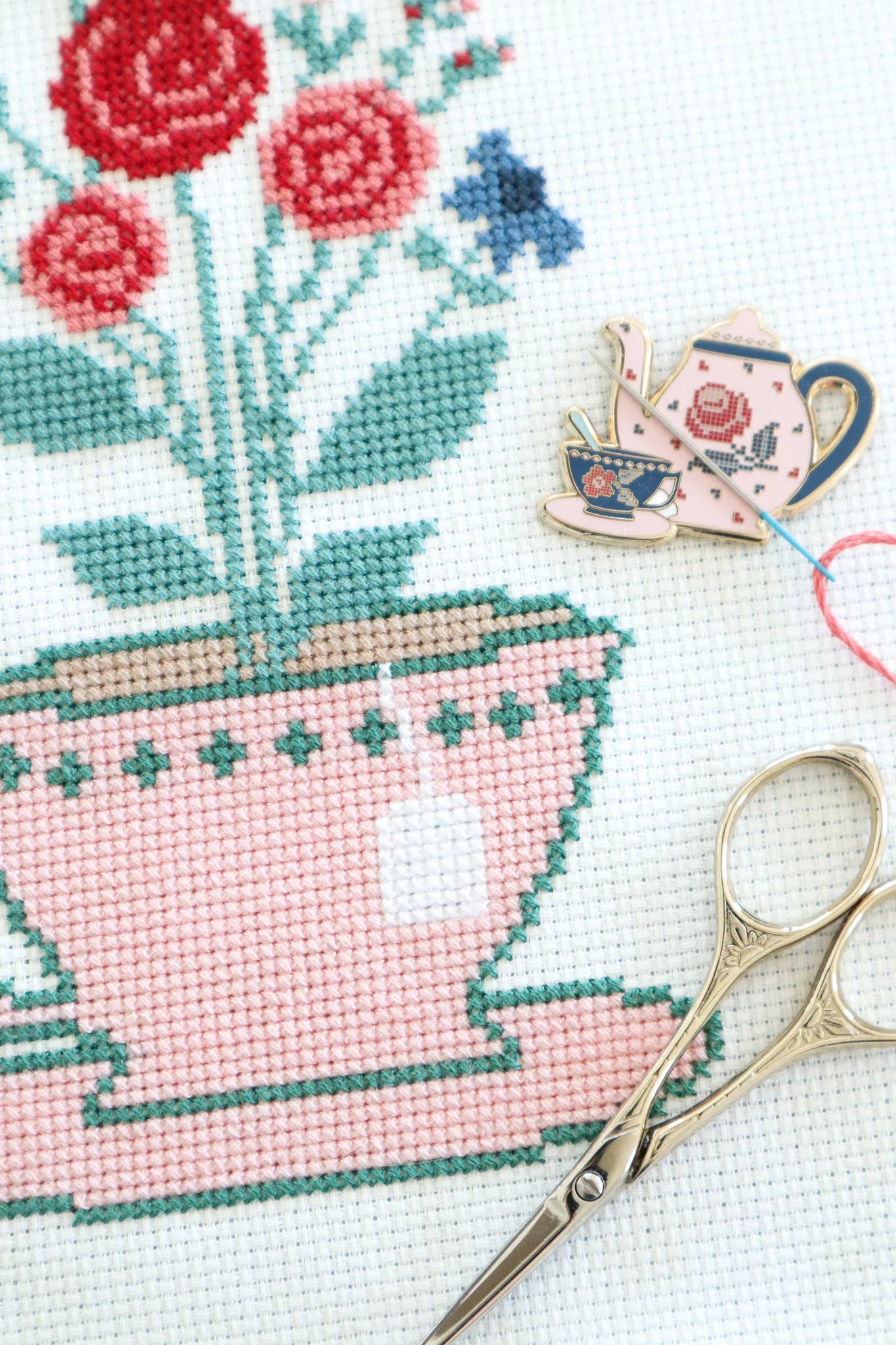 Needle Minder, ROSES TEA SET by Flamingo Toes