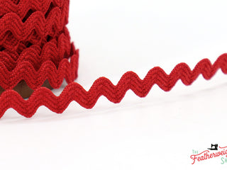 Load image into Gallery viewer, 1/4&quot; Inch SCHOOLHOUSE RED VINTAGE TRIM RIC RAC by Lori Holt (by the yard)