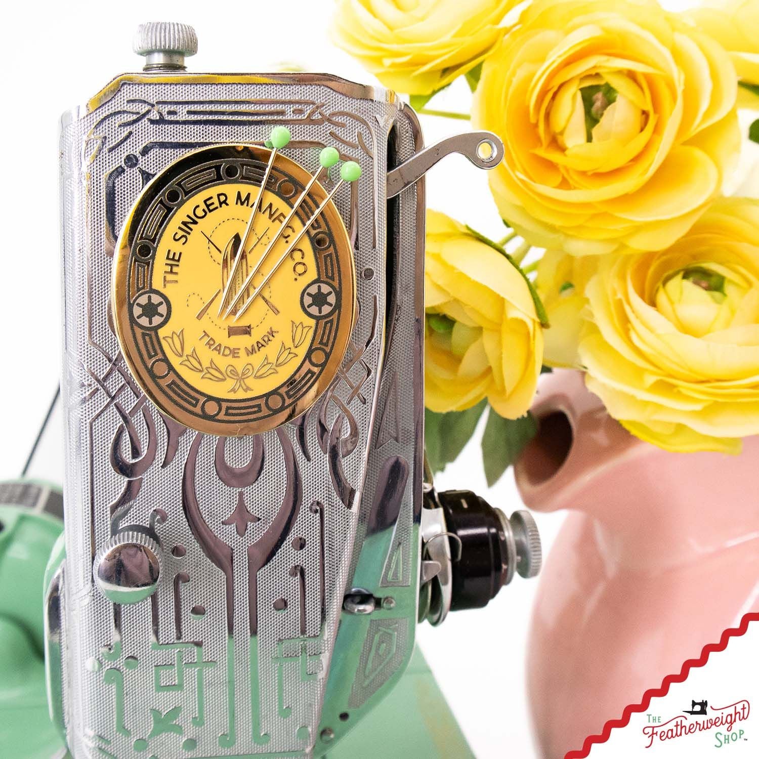 Needle Minder, PIN PAL - Singer's Black Border Badge