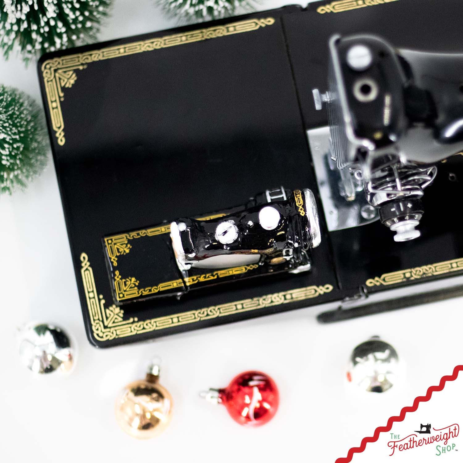 Christmas ORNAMENT, Singer Featherweight Blown Glass Collectible