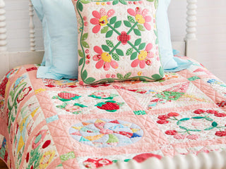 Load image into Gallery viewer, Quilt made with Vintage Flower Sampler Pattern