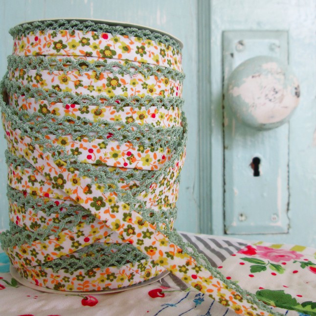 LACE BIAS TAPE, Woodland Moss Light Green Double Fold (by the yard)