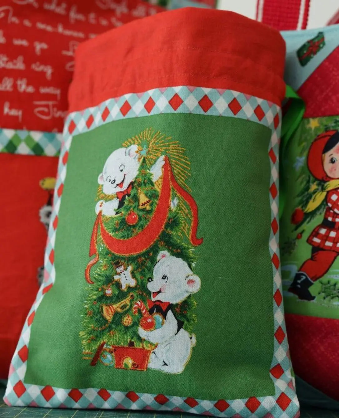 Fabric, JINGLE BELLS Retro Christmas - FAT QUARTER BUNDLE