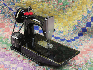 Load image into Gallery viewer, Singer Featherweight 222K Sewing Machine, ER0231**CH