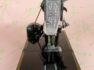 Load image into Gallery viewer, Singer Featherweight 221 Sewing Machine, CHICAGO BADGE 1934 AD721***