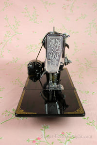 Singer Featherweight 221 Sewing Machine, CHICAGO BADGE 1934 AD721***