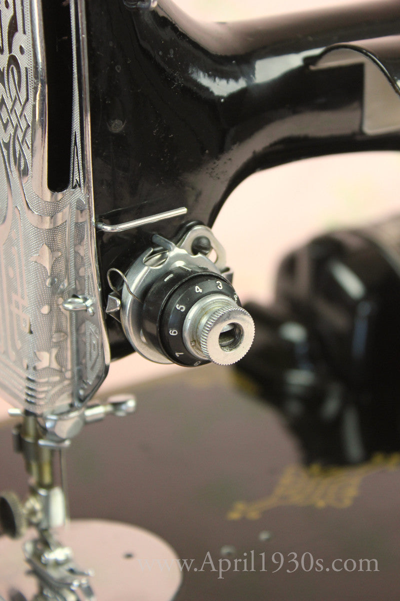 Singer Featherweight 221K Sewing Machine, French EF908***