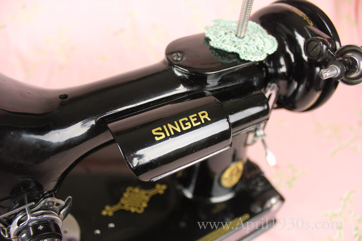 Singer Featherweight 221K Sewing Machine, French EF908***
