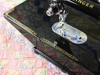 Load image into Gallery viewer, Singer Featherweight 222K Sewing Machine, ER0231**CH
