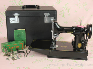 Load image into Gallery viewer, Singer Featherweight 221 Sewing Machine, AL412***