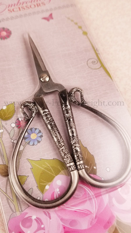 Scissors, Classy Sewing Embroidery Scissors - Antique Oriental