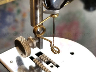 Load image into Gallery viewer, Universal Embroidery and Darning Wire Spring Foot, Singer (Vintage Original)