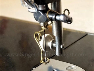 Load image into Gallery viewer, Universal Embroidery and Darning Wire Spring Foot, Singer (Vintage Original)