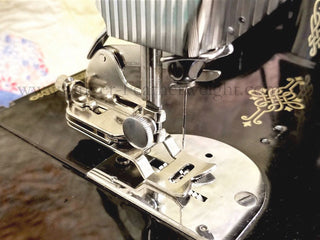 Load image into Gallery viewer, Zigzagger - Chadwick fits the Singer Featherweight 221 and 222 (vintage)