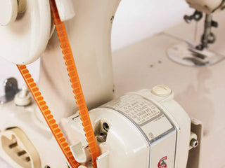 Load image into Gallery viewer, Singer Featherweight 221 Sewing Machine, TAN JE150***