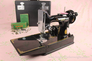 Singer Featherweight 221 Sewing Machine, AL412***