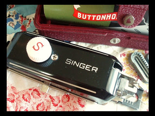 Singer Featherweight 221 222 Buttonholer Attachment – The Singer ...