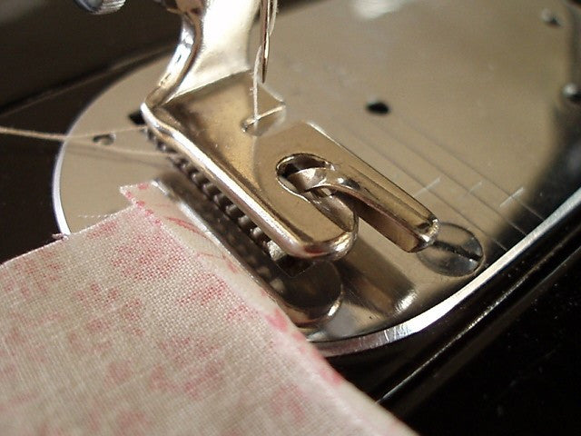 Narrow Rolled Hemmer, 1/8 inch Singer (Vintage Original)