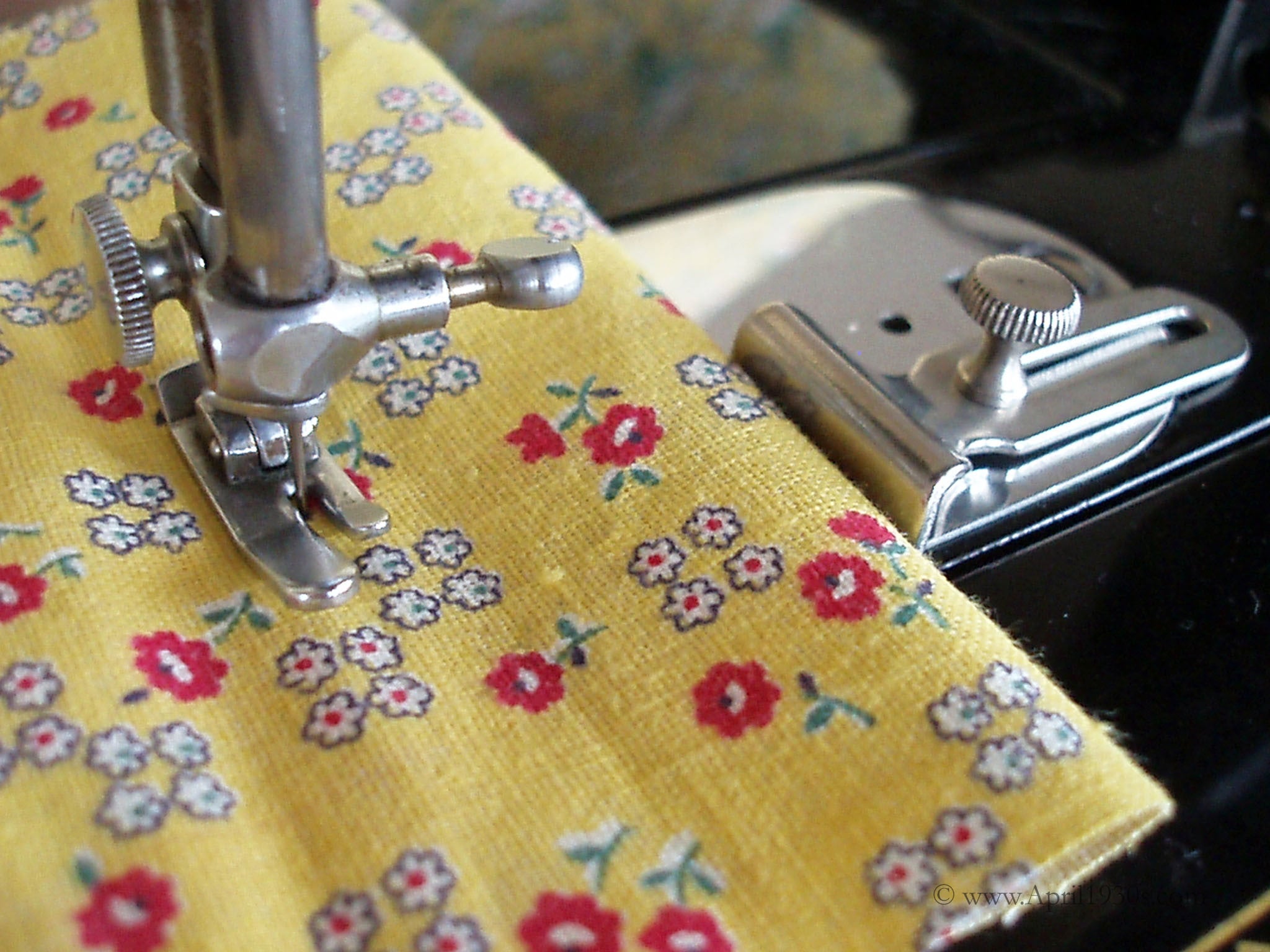 Presser Foot Attachment, LOW - Singer (Vintage Original)