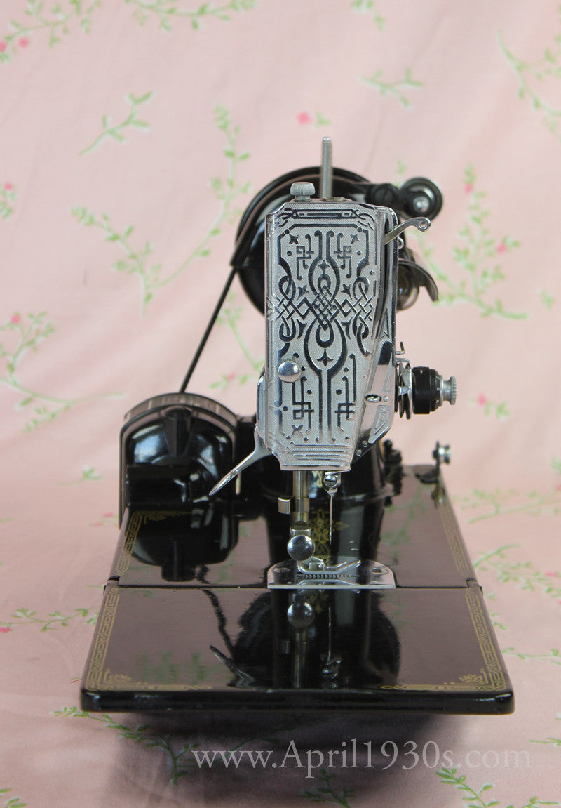 Singer Featherweight 221K Sewing Machine, French EF908***