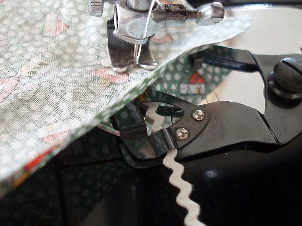 Underbraider and Quilt Guide Attachment Set, Singer (Vintage Original)