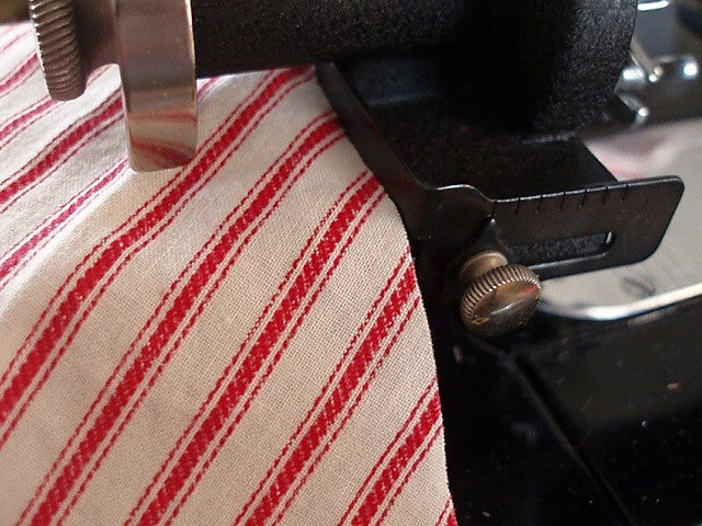 Pinker / Pinking Blade, Singer (Vintage Original)
