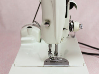 Load image into Gallery viewer, Singer Featherweight 221 Sewing Machine, WHITE EY848***ch