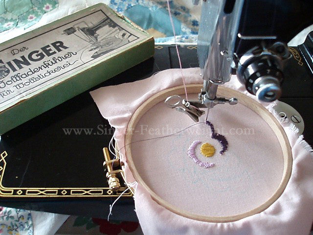 Singer Arrasane Embroidery & Darning Foot