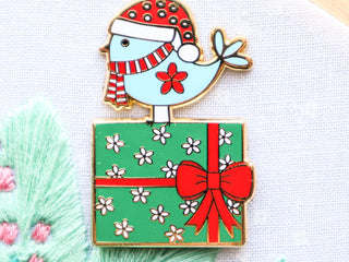 Load image into Gallery viewer, Needle Minder, CHRISTMAS BIRD by Flamingo Toes