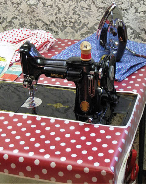 Pattern, Featherweight Table Cover (digital download)