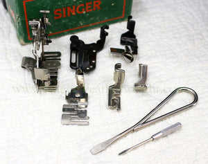 Singer Featherweight 221 Sewing Machine, AK745***