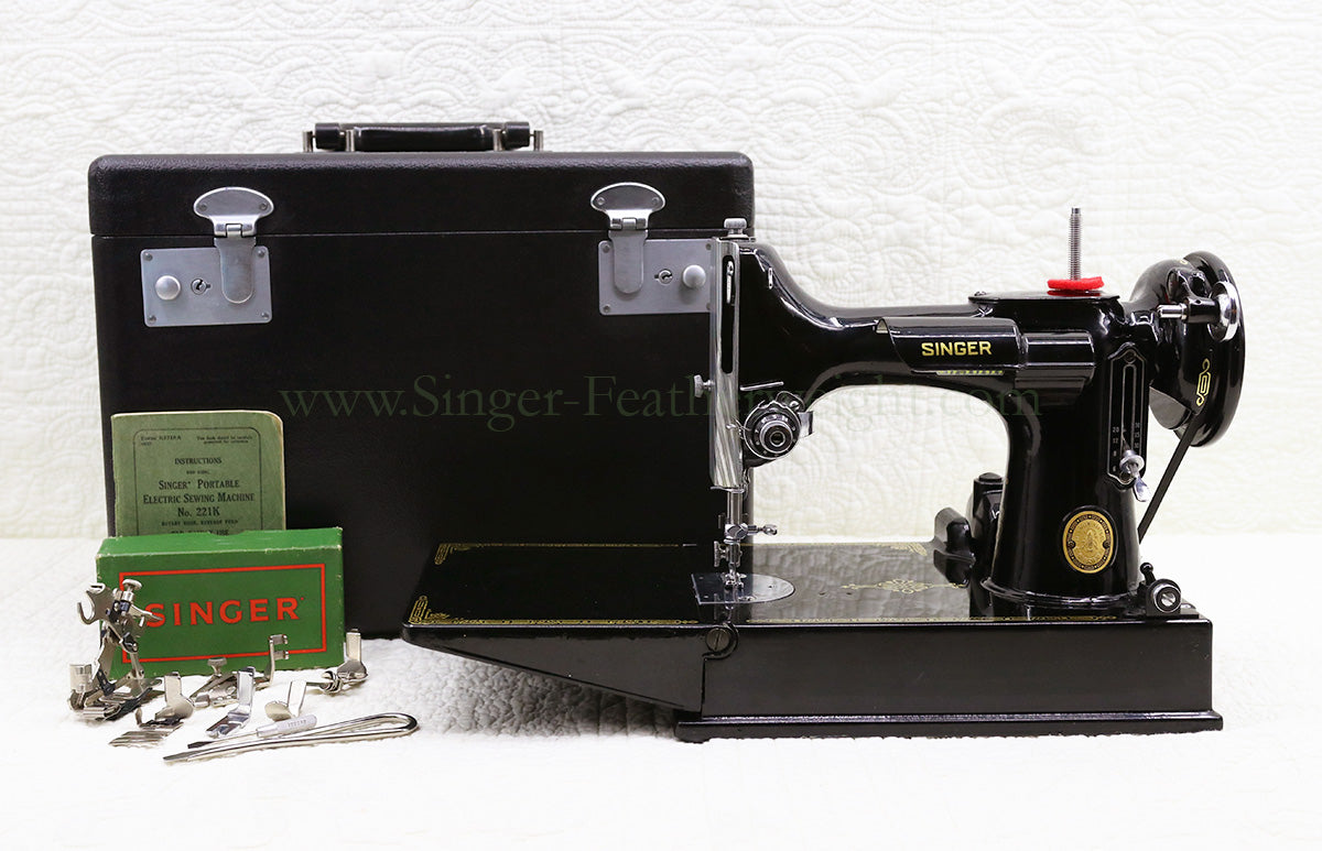Singer Featherweight 221K Sewing Machine, EH135***
