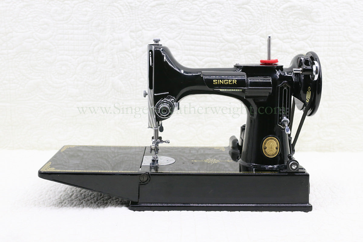 Singer Featherweight 221K Sewing Machine, EH135***