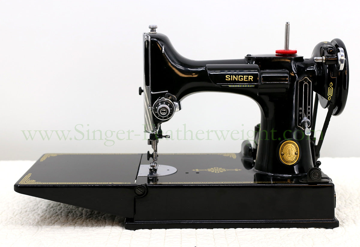 Singer Featherweight 221 Sewing Machine, AK745***