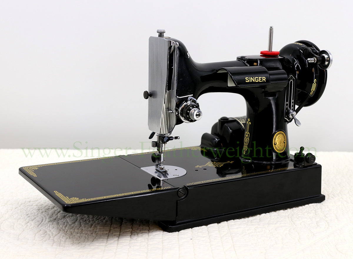 Singer Featherweight 221 Sewing Machine, AK745***